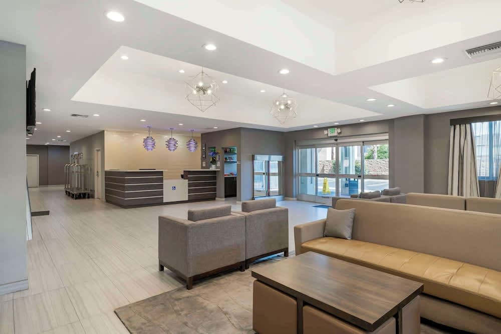 Best Western Plus Gardena-Los Angeles Inn & Suites 2