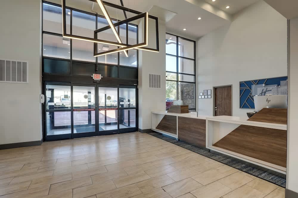 Holiday Inn Express & Suites BRANSON 76 CENTRAL by IHG 2