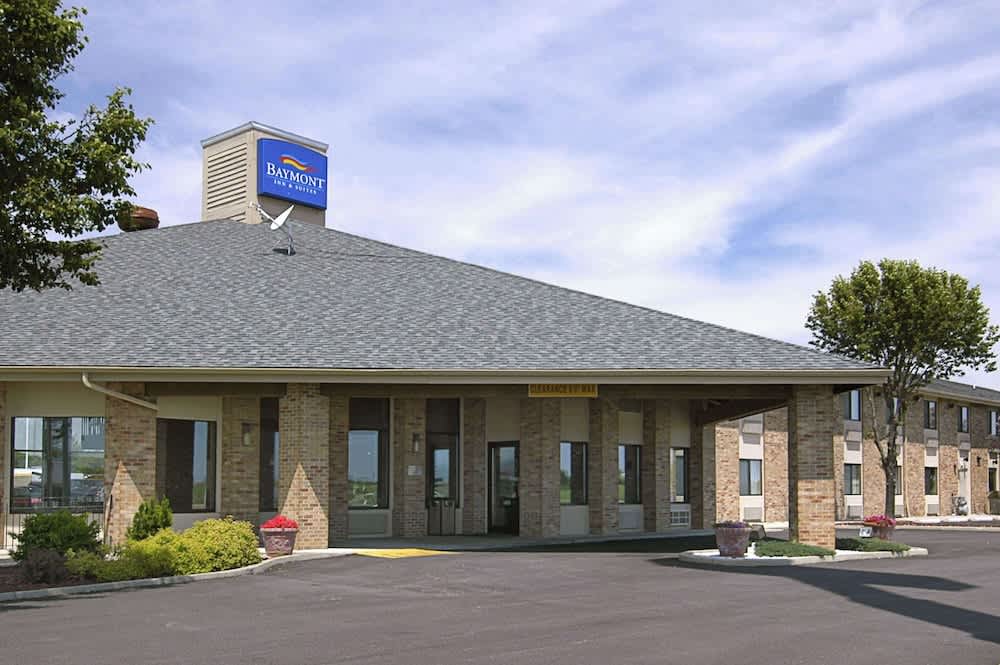 Baymont by Wyndham Tuscola 1