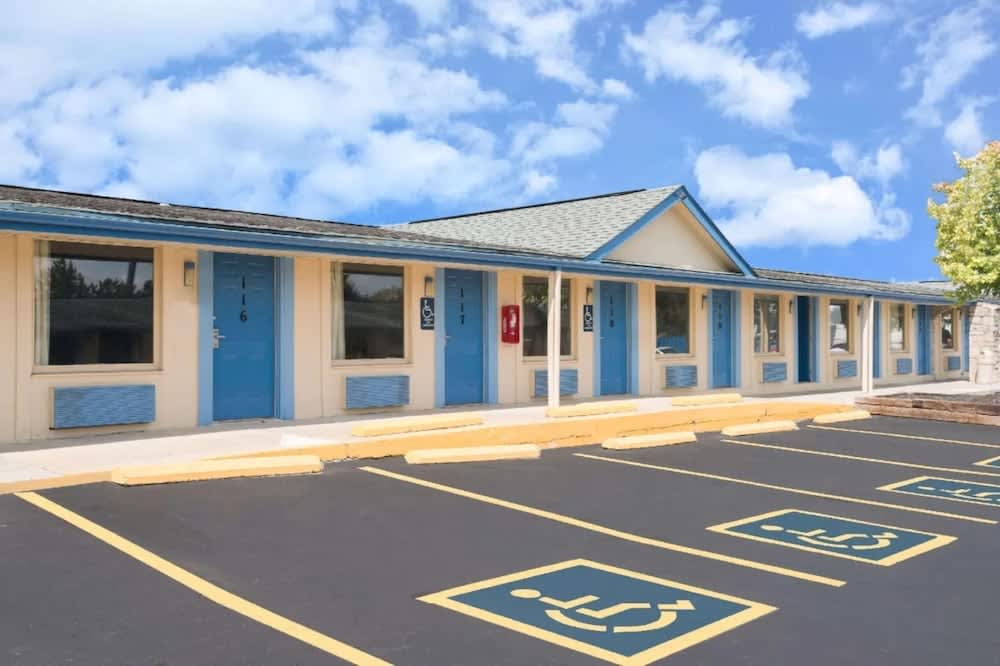 Hilliard Motor Lodge 1