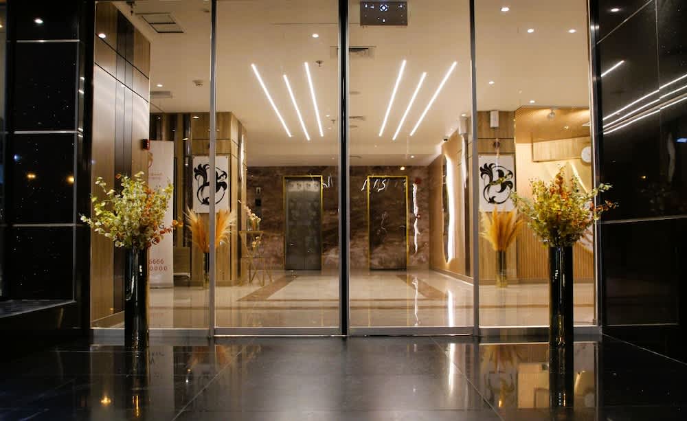 Plaza Athenee Hotel 2