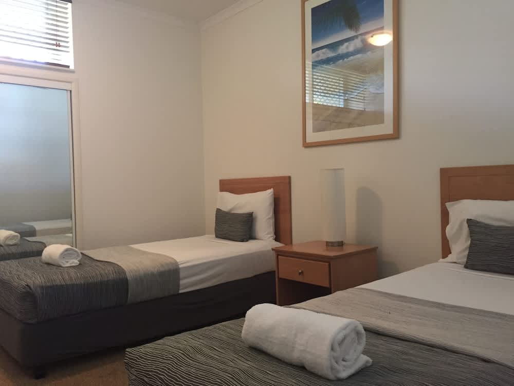 Endless Summer Resort 3