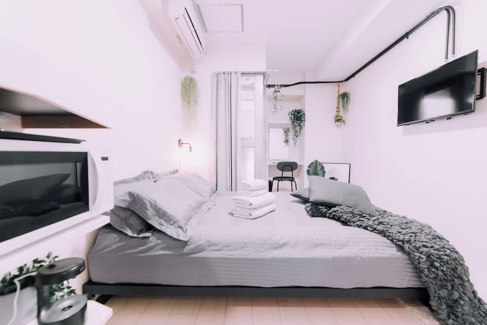 Minimalist Loft 902 1