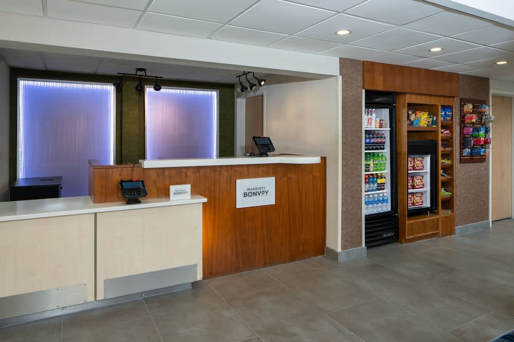 Fairfield Inn & Suites by Marriott Fort Myers Cape Coral 1