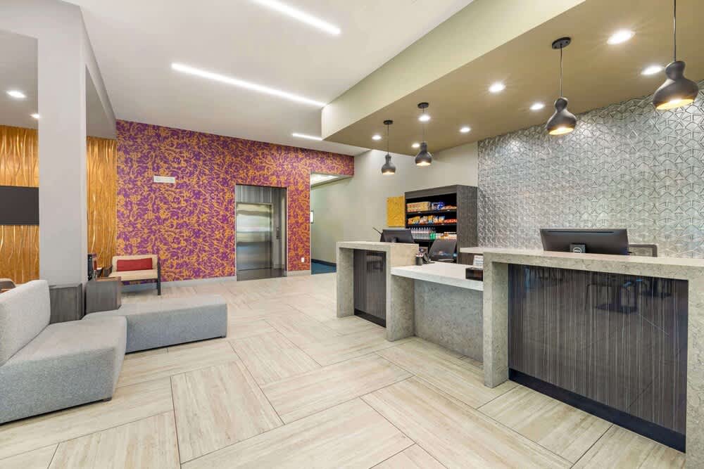 Best Western Plus Temecula Wine Country Hotel & Suites 2