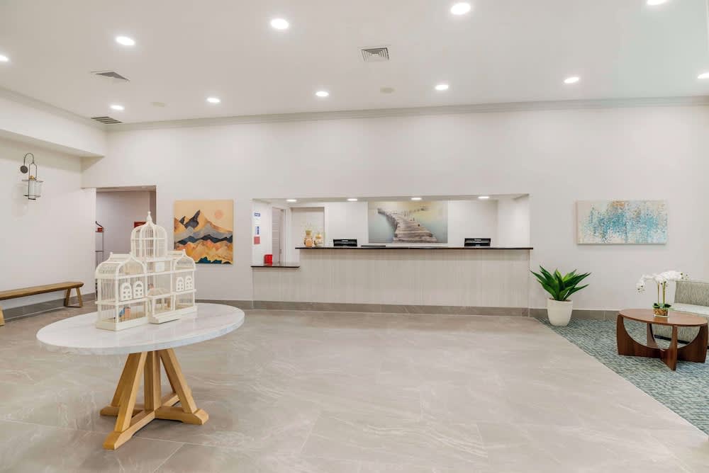 Best Western Plus Crossroads Inn & Suites 2