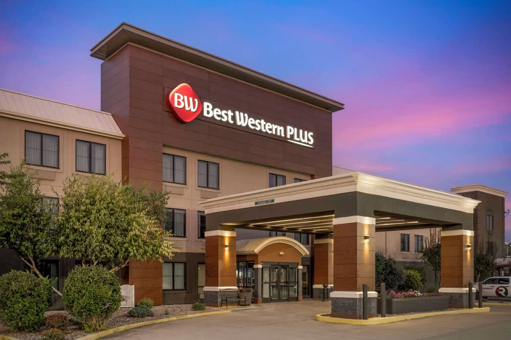 Best Western Plus Lafayette Hotel University Area 1