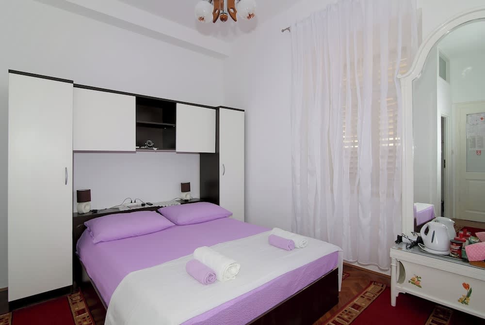 Rooms&Studios Rina 2