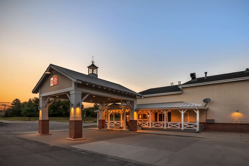 Best Western Plus University Park Inn & Suites 1