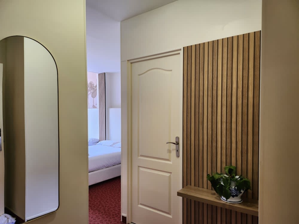 Hotel Grand Paris 1