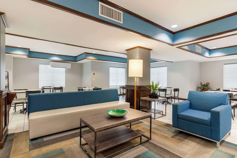 Best Western Medical Center North Inn & Suites Near Six Flags 2
