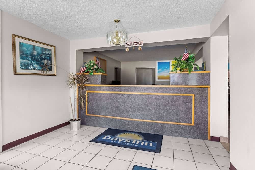 Days Inn by Wyndham Clayton 2