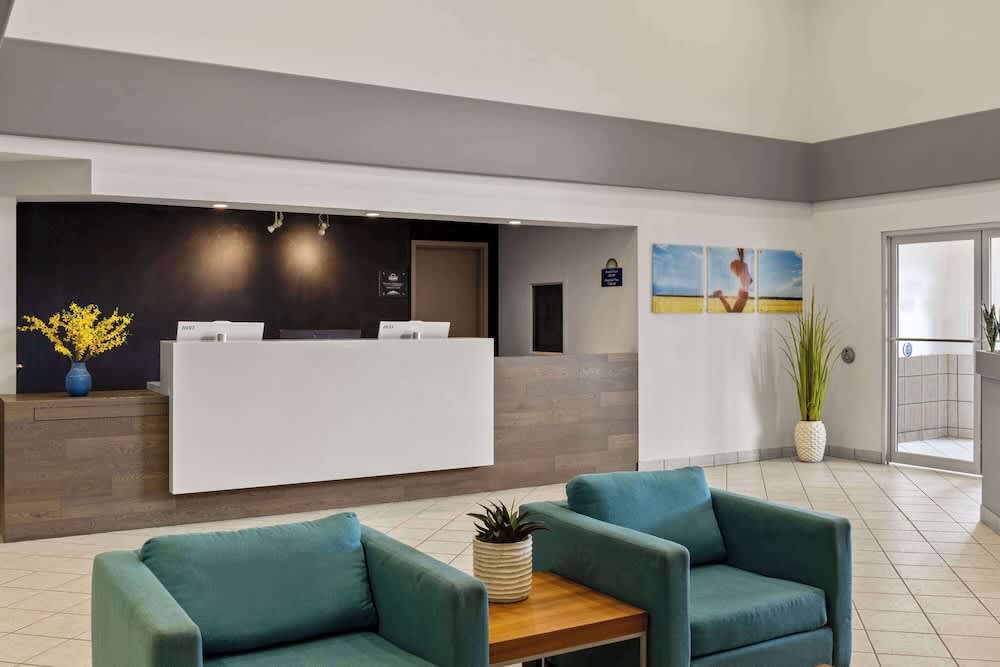 Days Inn by Wyndham Steinbach 1