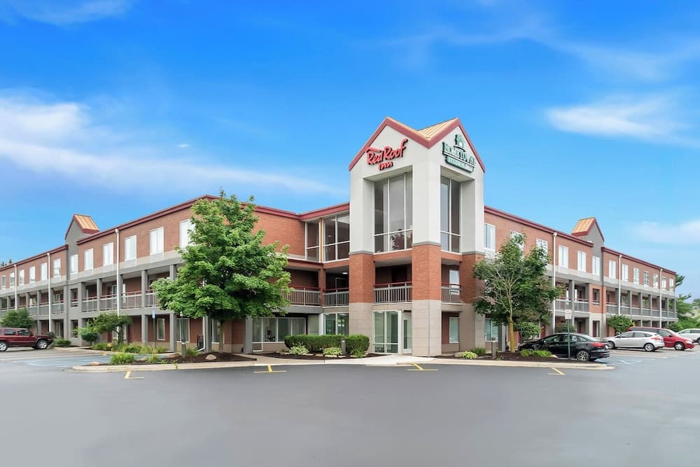 HomeTowne Studios by Red Roof Auburn Hills 1
