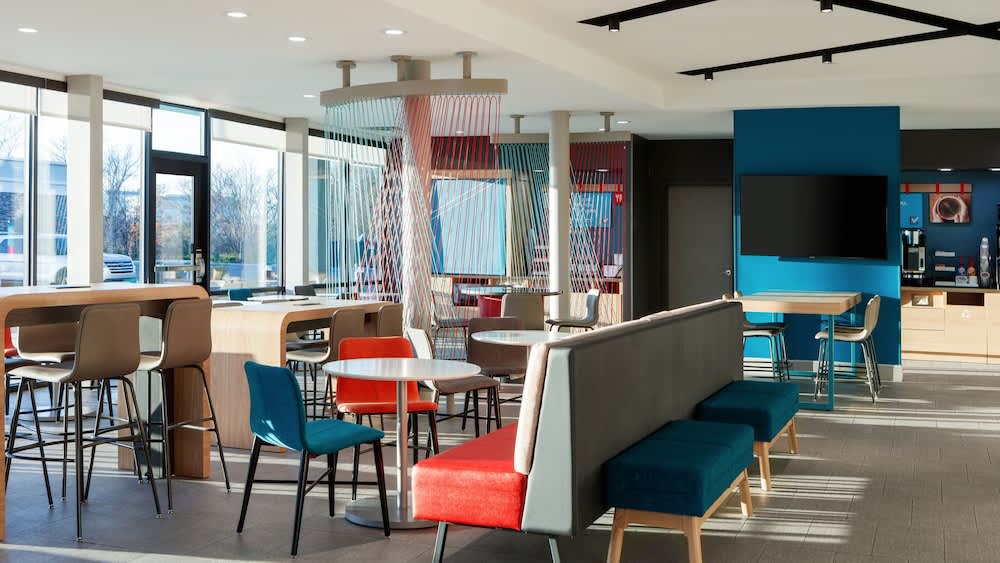 avid hotel HARRISBURG NE - HERSHEY AREA by IHG 2