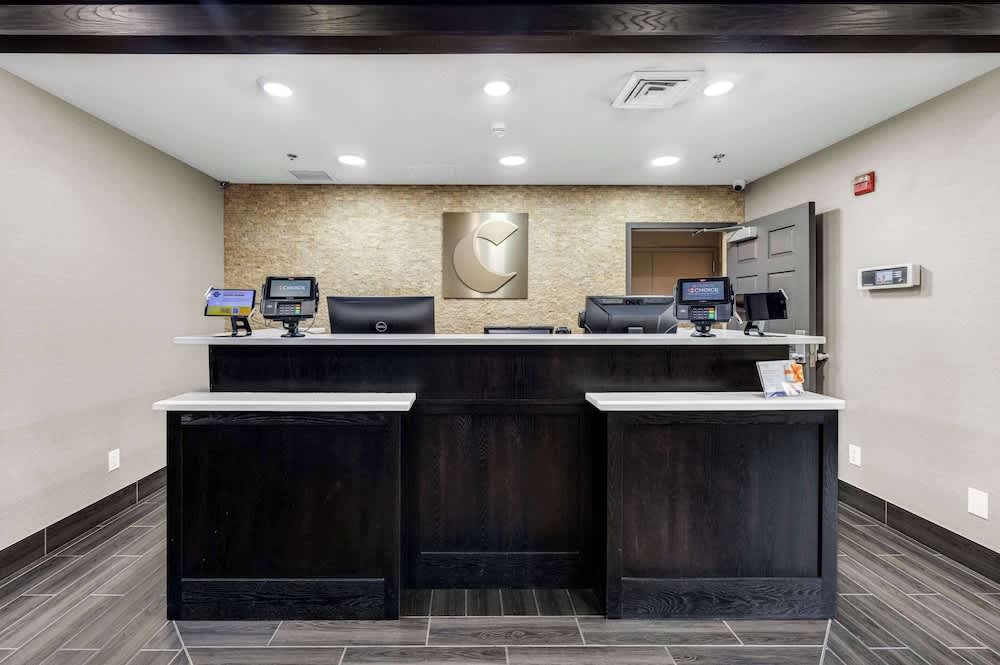 Comfort Inn & Suites Logan Near University 2