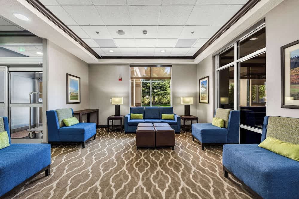 Comfort Inn & Suites Logan Near University 4