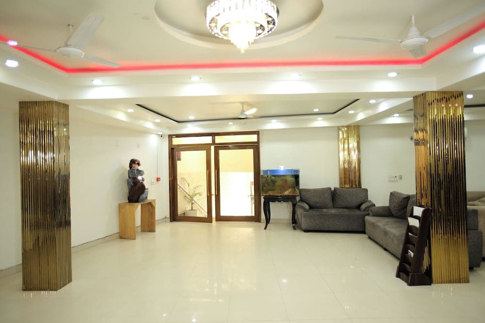 The Lohmod Suites Free Airport Drop - Opp Aerocity On Delhi-Gurugram Expressway 2