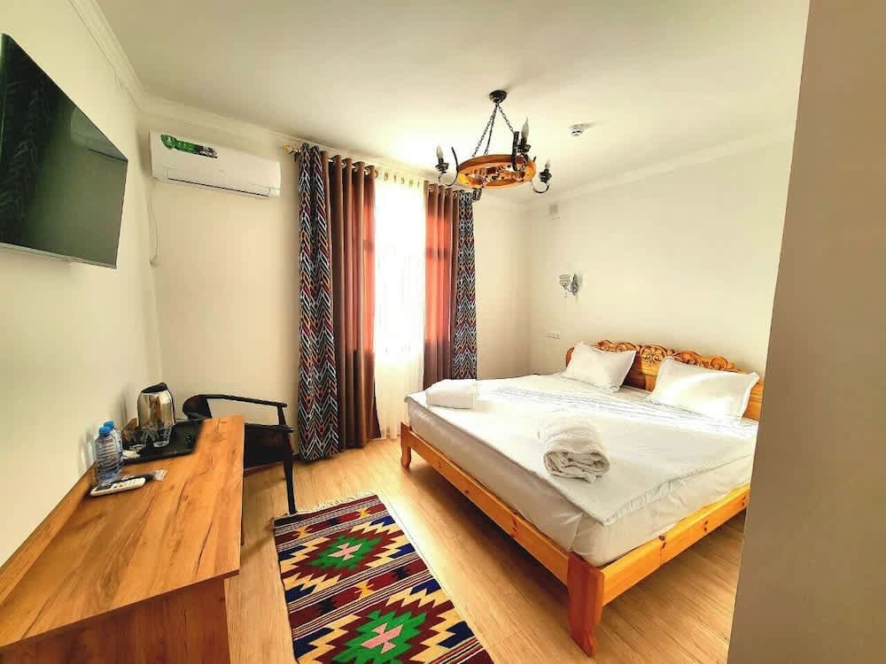 Ulli Oy Boutique Hotel & Terrace 2