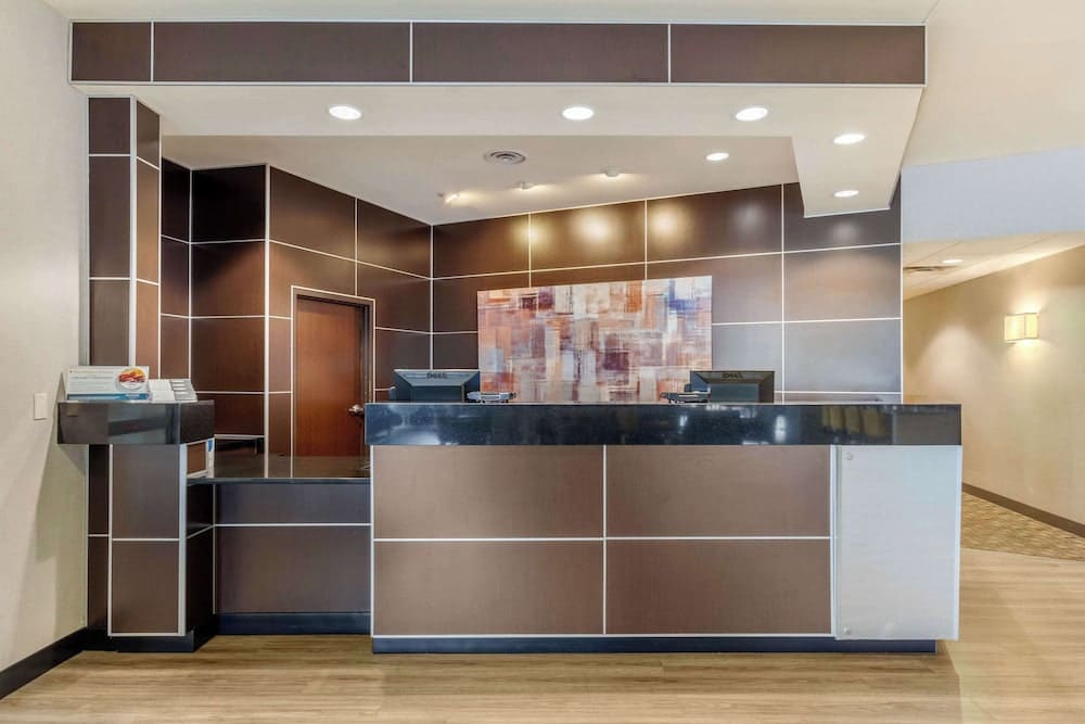 Cambria Hotel Denver International Airport 5