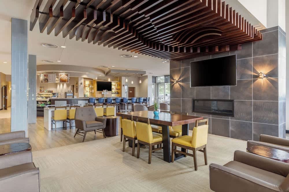 Cambria Hotel Denver International Airport 3