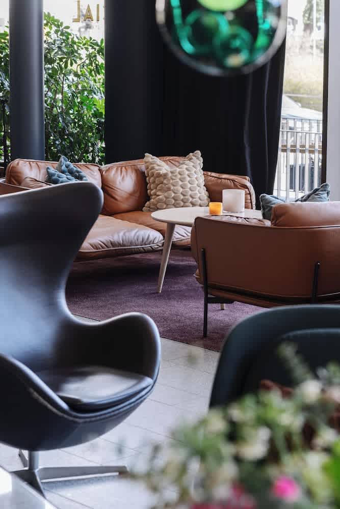 Clarion Hotel Sign 4