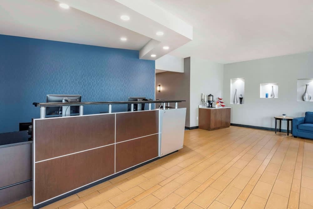 Cambria Hotel Minneapolis Maple Grove 3