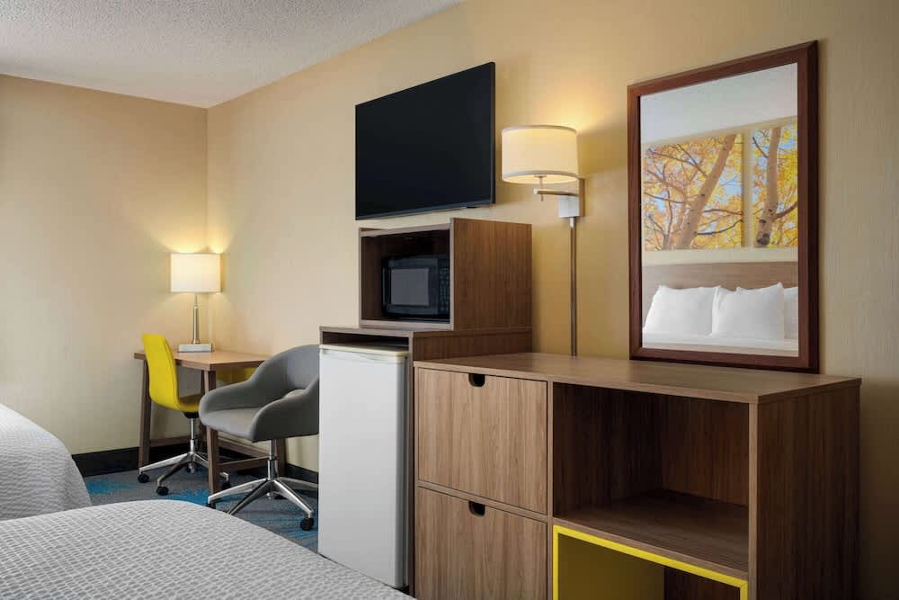 Days Inn by Wyndham Carbondale 4