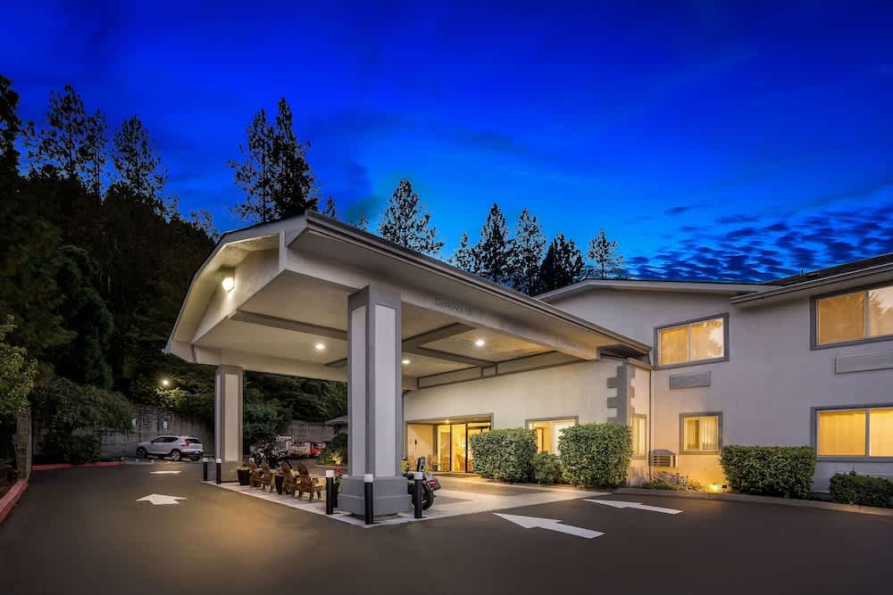 Best Western Inn at the Rogue 1