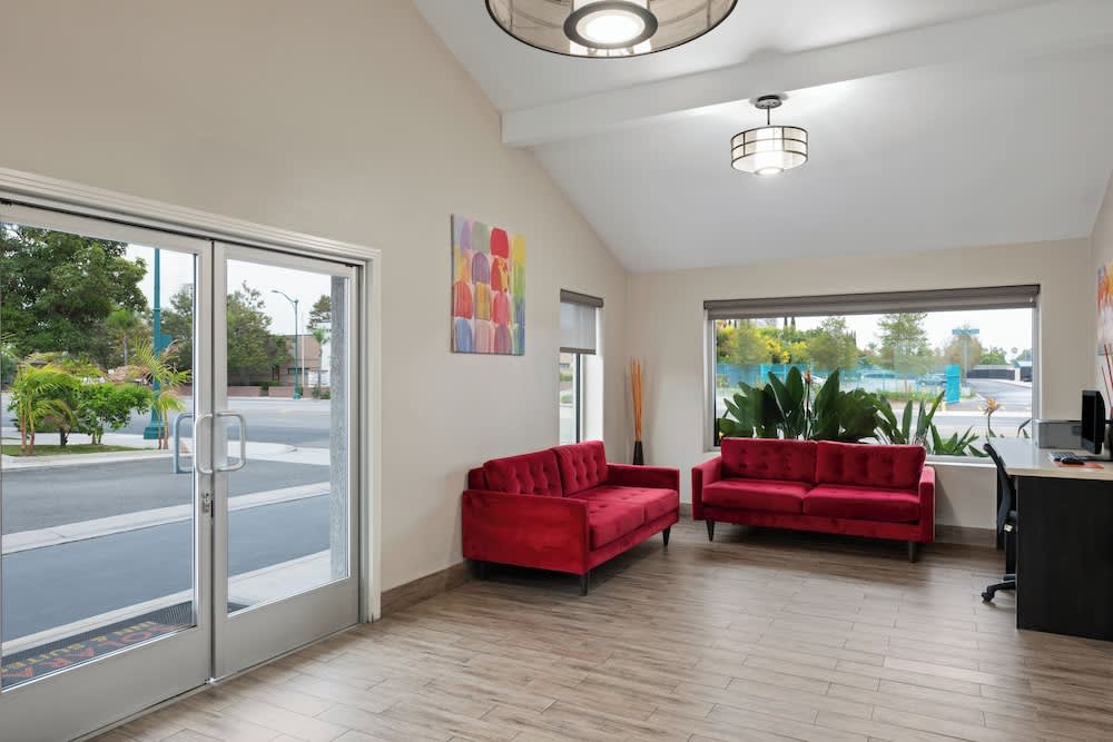 Solara Inn and Suites 4