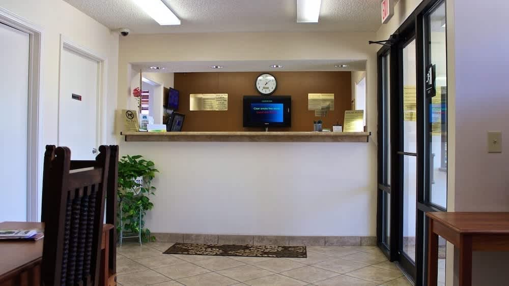 Carom Inn Denham Springs-Baton Rouge 2