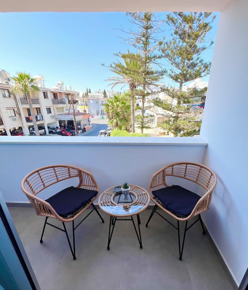 Living Boutique Apartments Adults Only 1