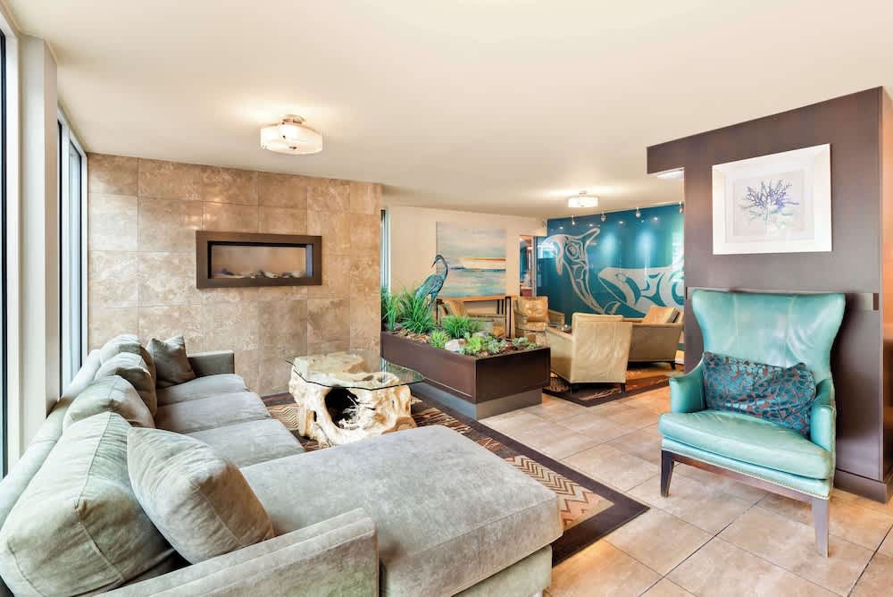 Best Western PLUS Inner Harbour Hotel 2