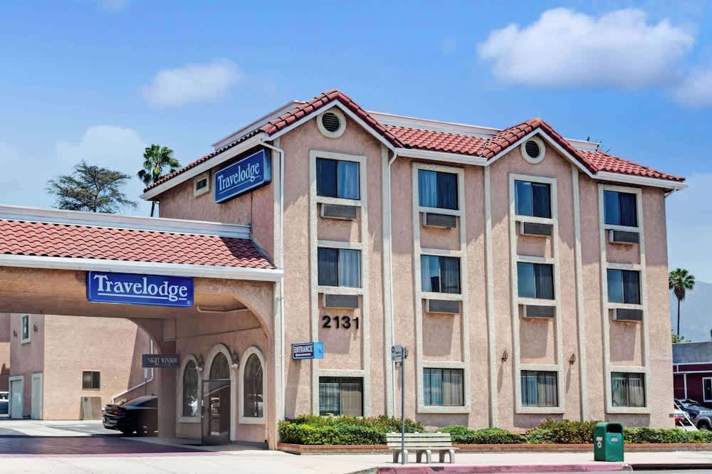 Travelodge by Wyndham Pasadena Central 1