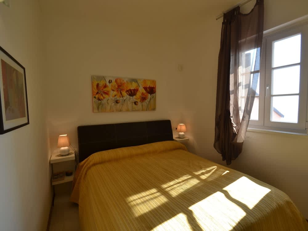 Air-conditioned With a Pool, spa and Fitness Centre 2