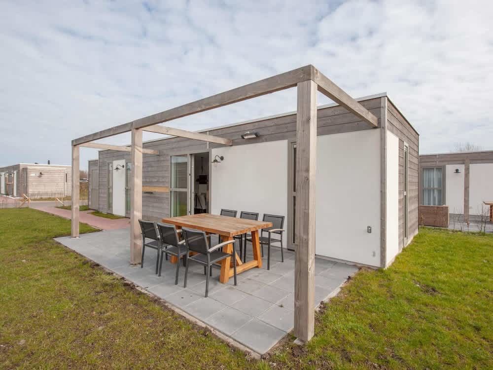 Lodge in Nieuwvliet Bad Near the Beach 1