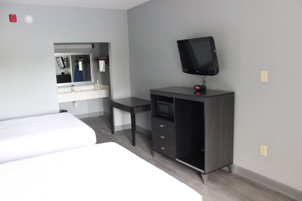 Riverfront Inn 1