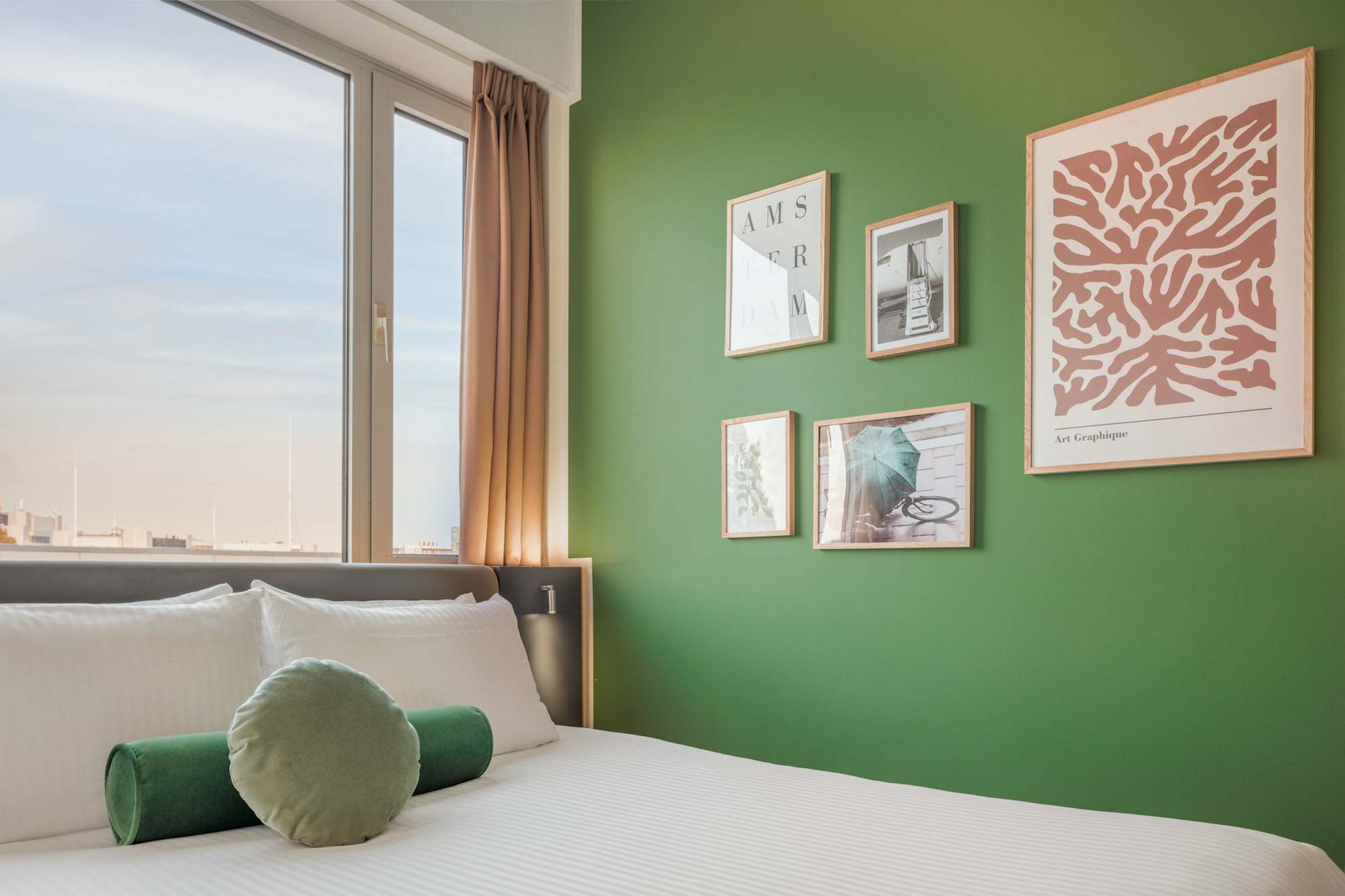 Maxhotel Amsterdam Airport Schiphol - Recently Renovated - photo 3