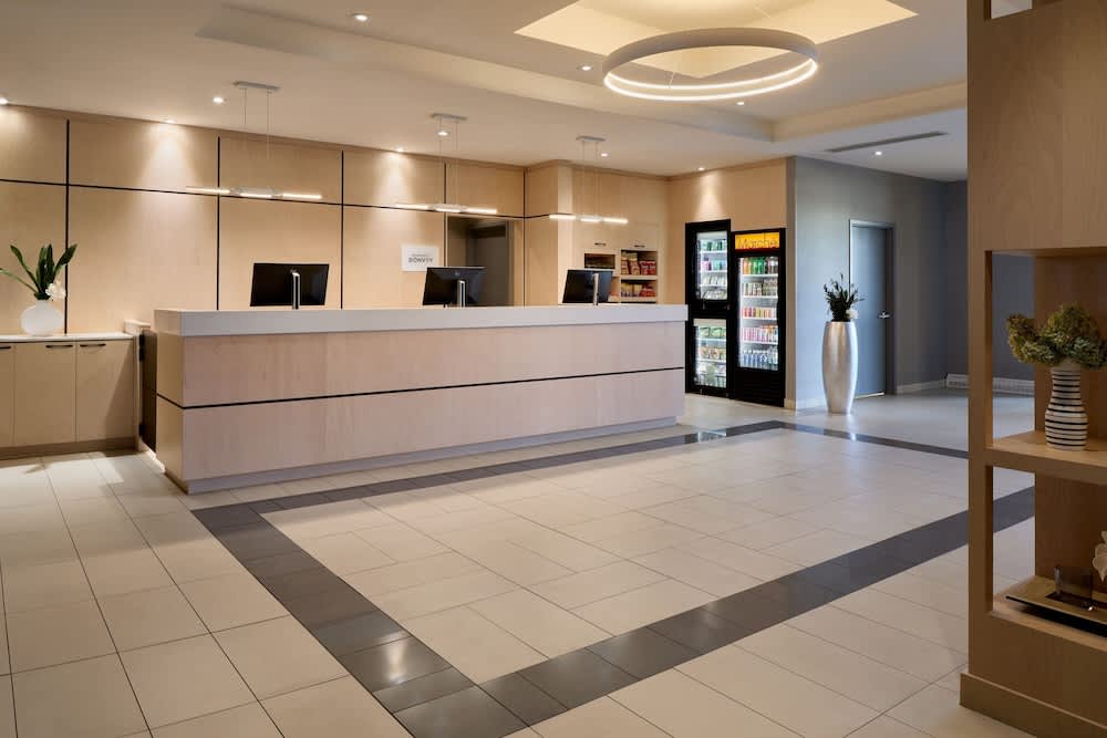 Fairfield Inn & Suites by Marriott Montreal Airport 2