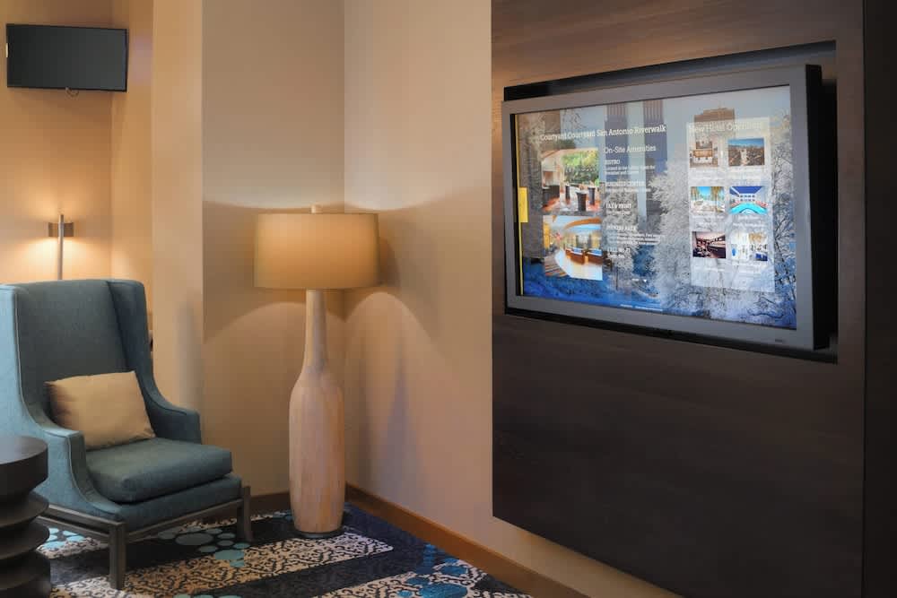 Courtyard by Marriott San Antonio Riverwalk 2