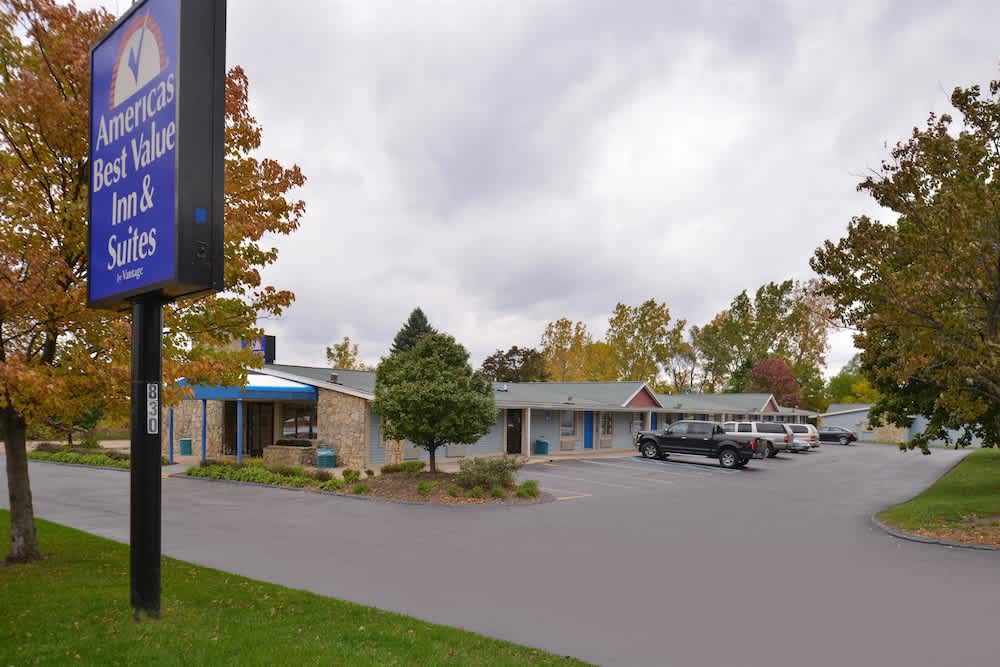 Americas Best Value Inn & Suites Jackson, MI 1