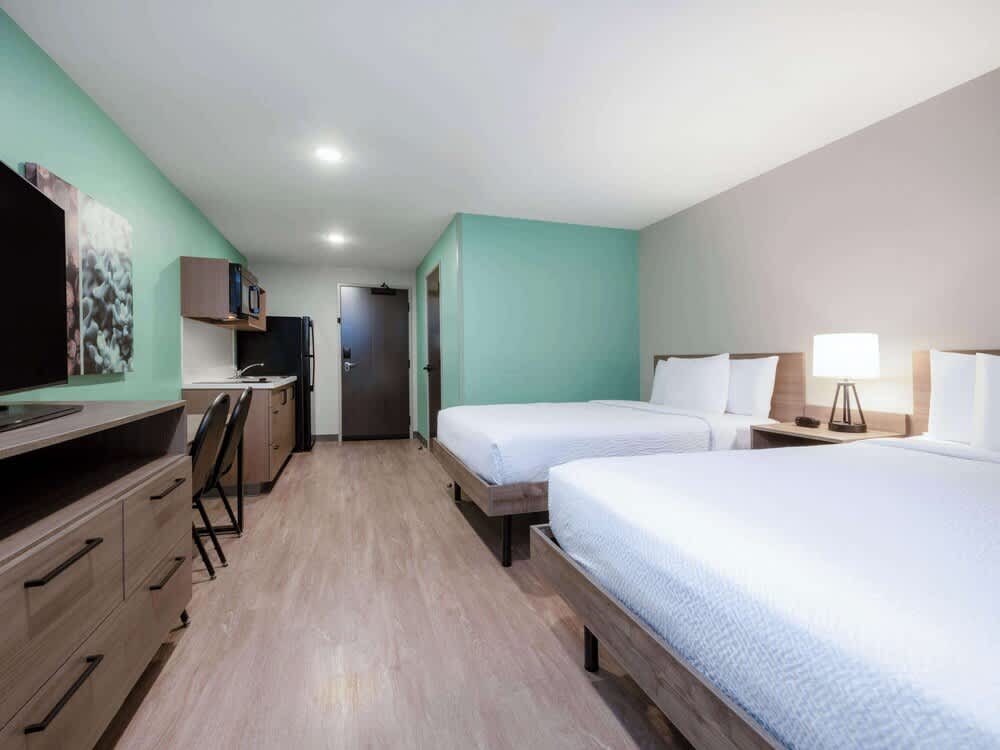 ECHO Suites Extended Stay by Wyndham Indianapolis AmeriPlex 1