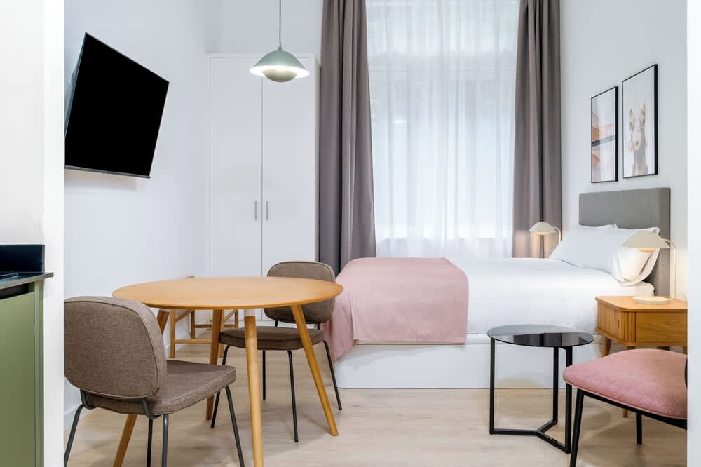 Limehome Madrid Calle Hurtado de Mendoza 2