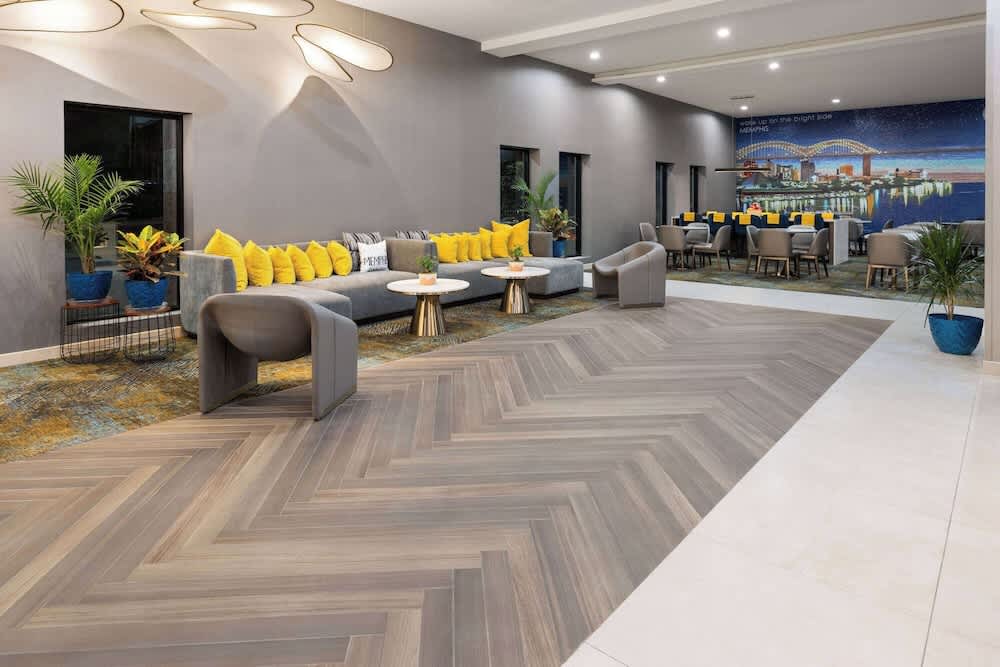 La Quinta Inn & Suites by Wyndham Memphis I-240 5