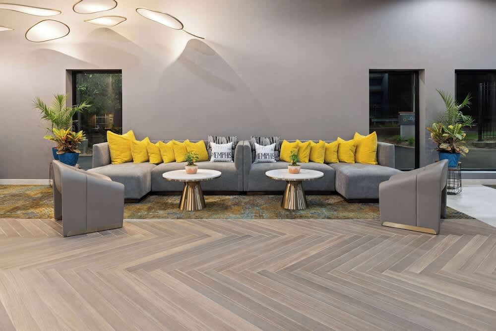 La Quinta Inn & Suites by Wyndham Memphis I-240 4