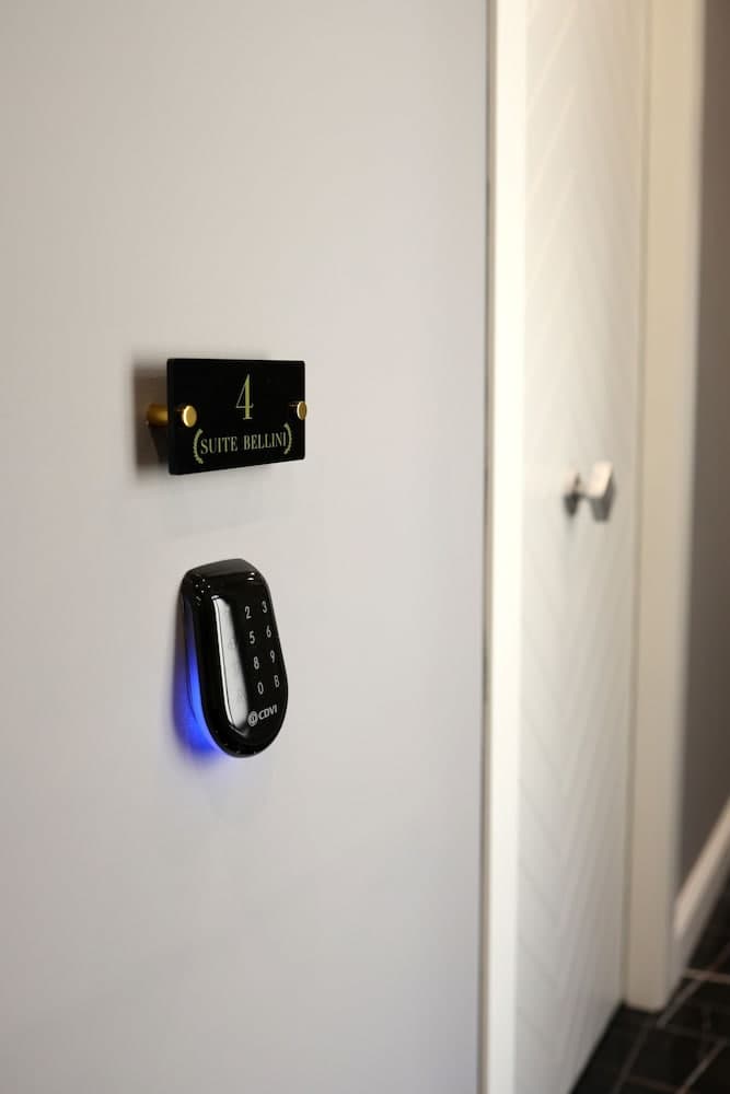 Maison San Carlo Luxury Suites 3