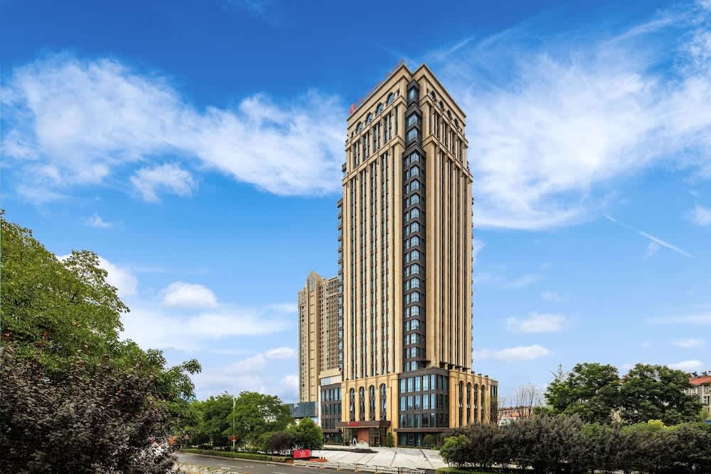Ramada Plaza by Wyndham Wuhan Huangpi 1