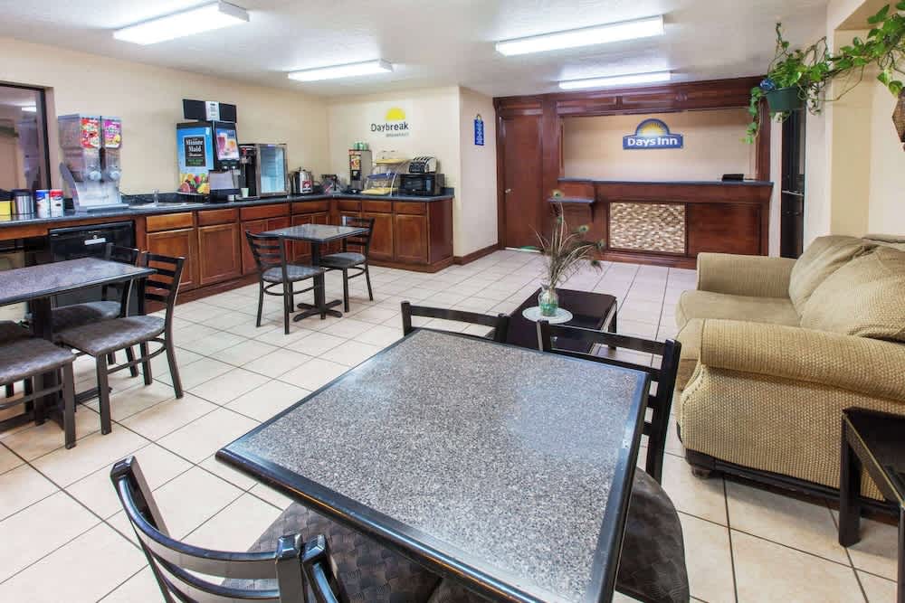 Days Inn by Wyndham El Reno 2