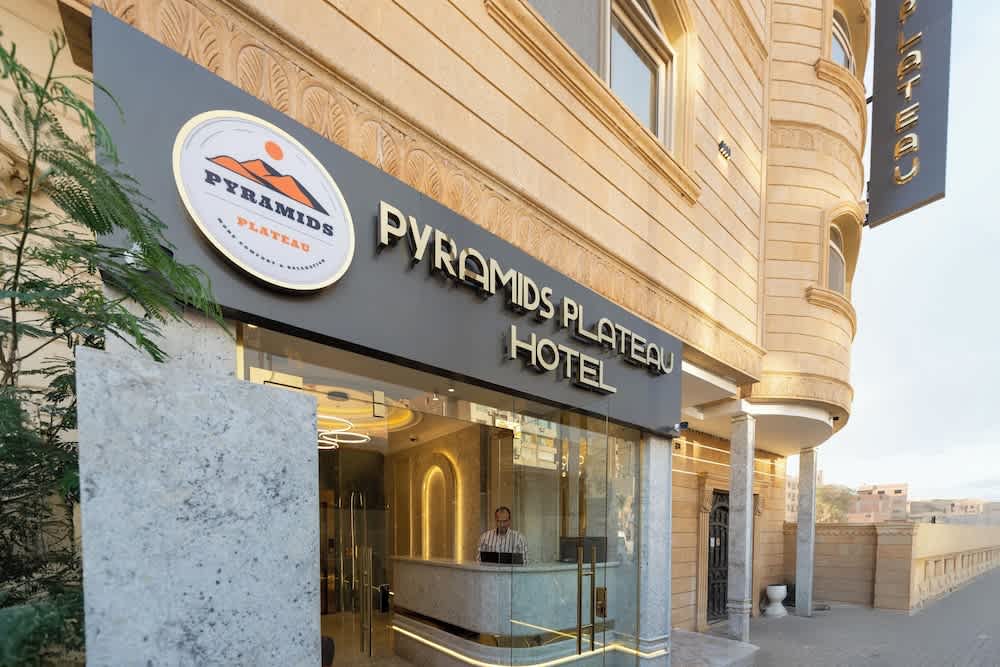 Pyramids Plateau Hotel 2