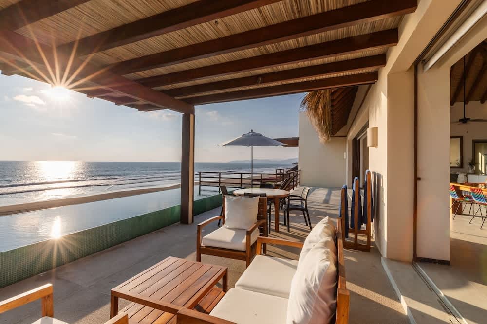 Marea Beachfront Villas 1